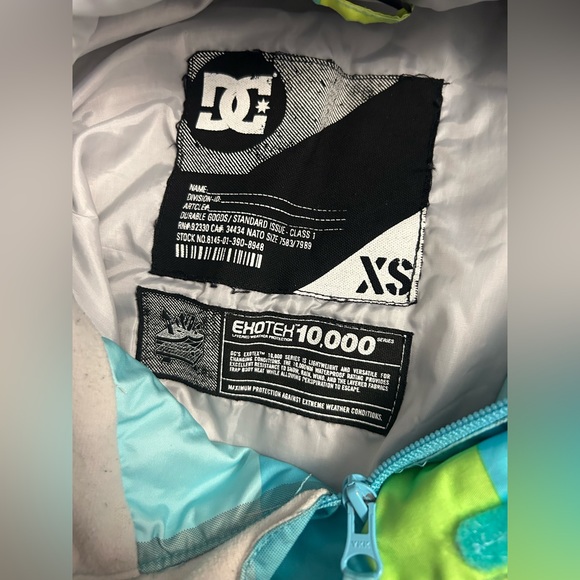 Men’s DC Winter Jacket - Size XS (fits kinda big in my opinion) - Picture 10 of 11